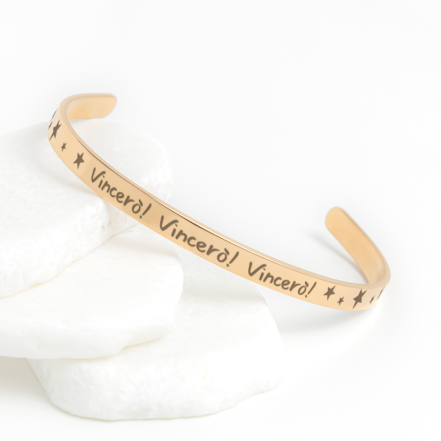Nessun_Dorma_Vincero_Cuff_Bracelet_Rose_Gold_Lifestyle_02_Mockup.png