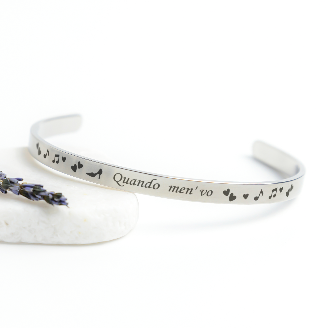 La_Boheme_Musettas_Waltz_Bracelet_Silver_Lifestyle_03_Mockup.png