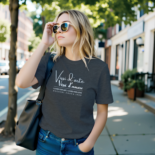 Woman wears Tosca Vissi d'arte t-shirt -grey